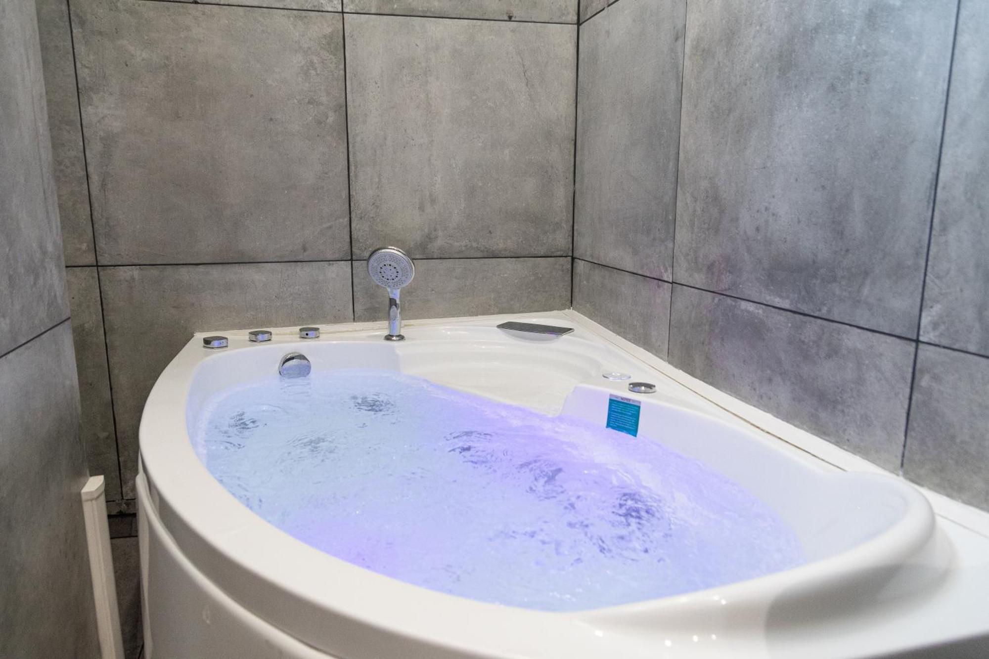 Lavie Maison Eiffel Ac Hot Tub ปารีส ภายนอก รูปภาพ